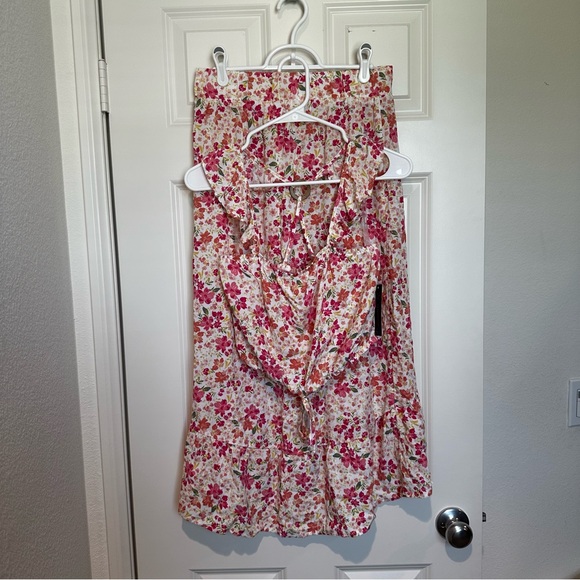 No Boundaries 2 Piece Skirt Set- White Pink Orange Floral Medium - Picture 3 of 13